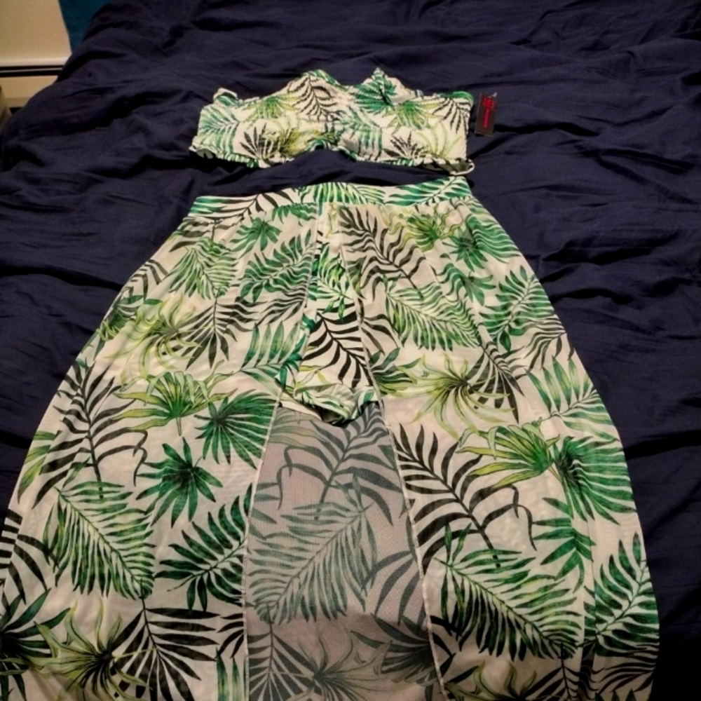 Cute tropical crop top & split skirt